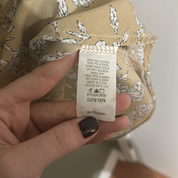 Floral Boutique Top - Picture 4 of 6